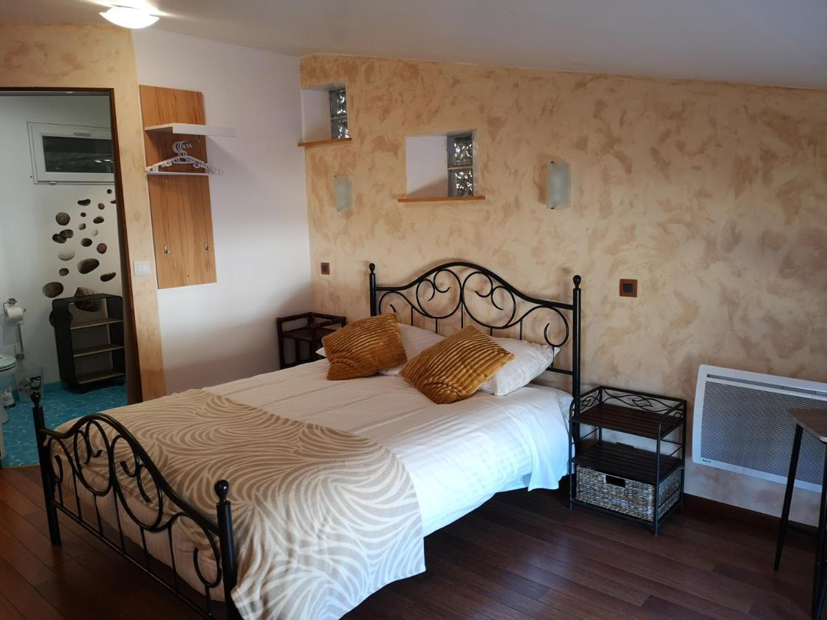 Launie Lea Daire Eyzerac Dış mekan fotoğraf